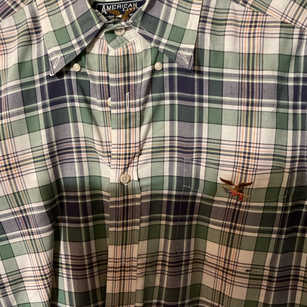 Mens dry cleaned short sleeved shirt from a smoke free home.
